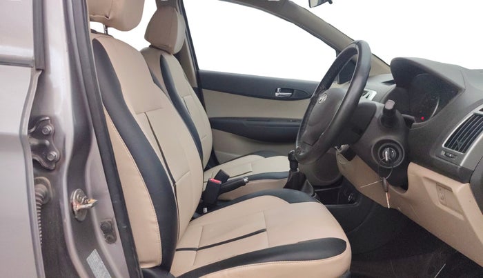 2013 Hyundai i20 MAGNA 1.2, Petrol, Manual, 74,070 km, Right Side Front Door Cabin