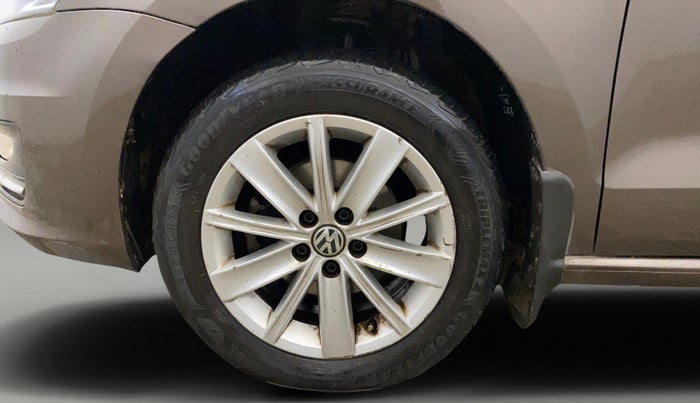 2016 Volkswagen Vento HIGHLINE 1.6 MPI, Petrol, Manual, 94,776 km, Left Front Wheel