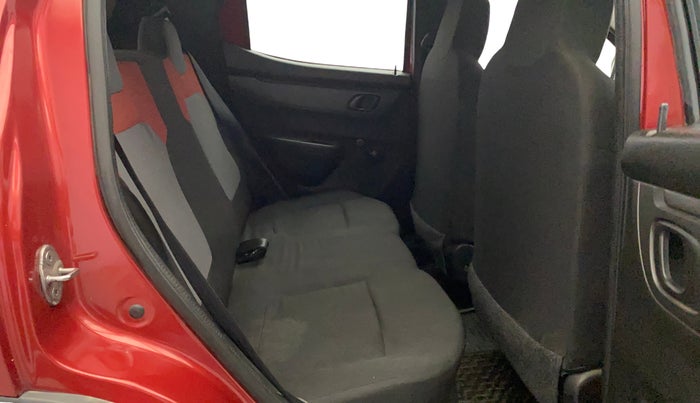 2017 Renault Kwid RXT 1.0, Petrol, Manual, 36,491 km, Right Side Rear Door Cabin