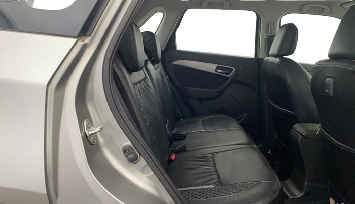 2016 Maruti Vitara Brezza ZDI PLUS, Diesel, Manual, 93,645 km, Right Side Rear Door Cabin