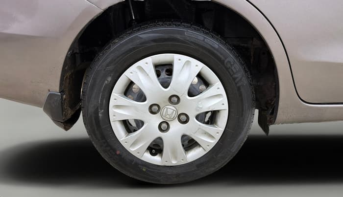 2015 Honda Amaze 1.2L I-VTEC S, Petrol, Manual, 1,09,519 km, Right Rear Wheel