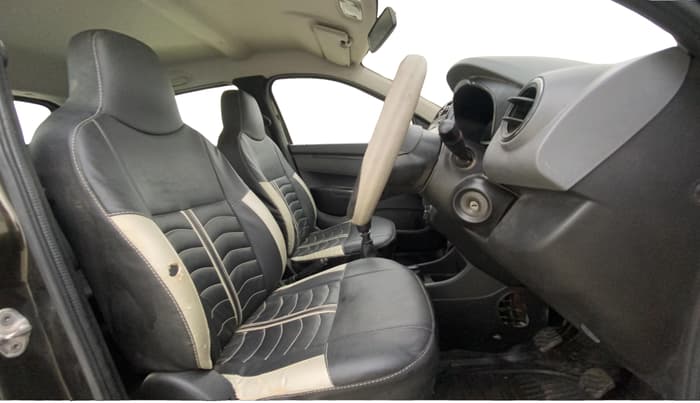 2018 Renault Kwid RXT 1.0, CNG, Manual, 62,760 km, Right Side Front Door Cabin