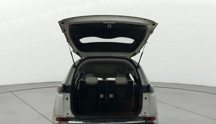 2021 Tata Safari XZA PLUS, Diesel, Automatic, 91,196 km, Boot Door Open