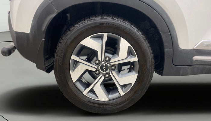 2022 KIA SONET HTX 1.5, Diesel, Manual, 74,696 km, Right Rear Wheel