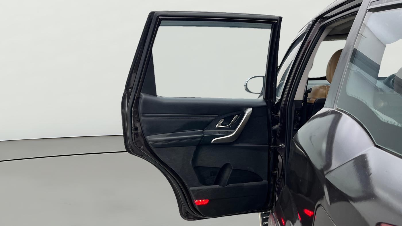 2019 Mahindra XUV500 W11, Diesel, Manual, 58,142 km, LHS Rear Door