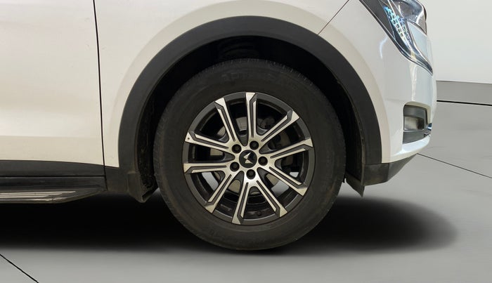 2021 Mahindra XUV700 AX 7 P AT 7 STR, Petrol, Automatic, 67,131 km, Right Front Wheel