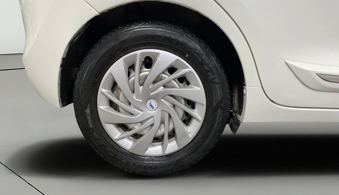 2016 Maruti Baleno SIGMA PETROL 1.2, CNG, Manual, 1,00,040 km, Right Rear Wheel