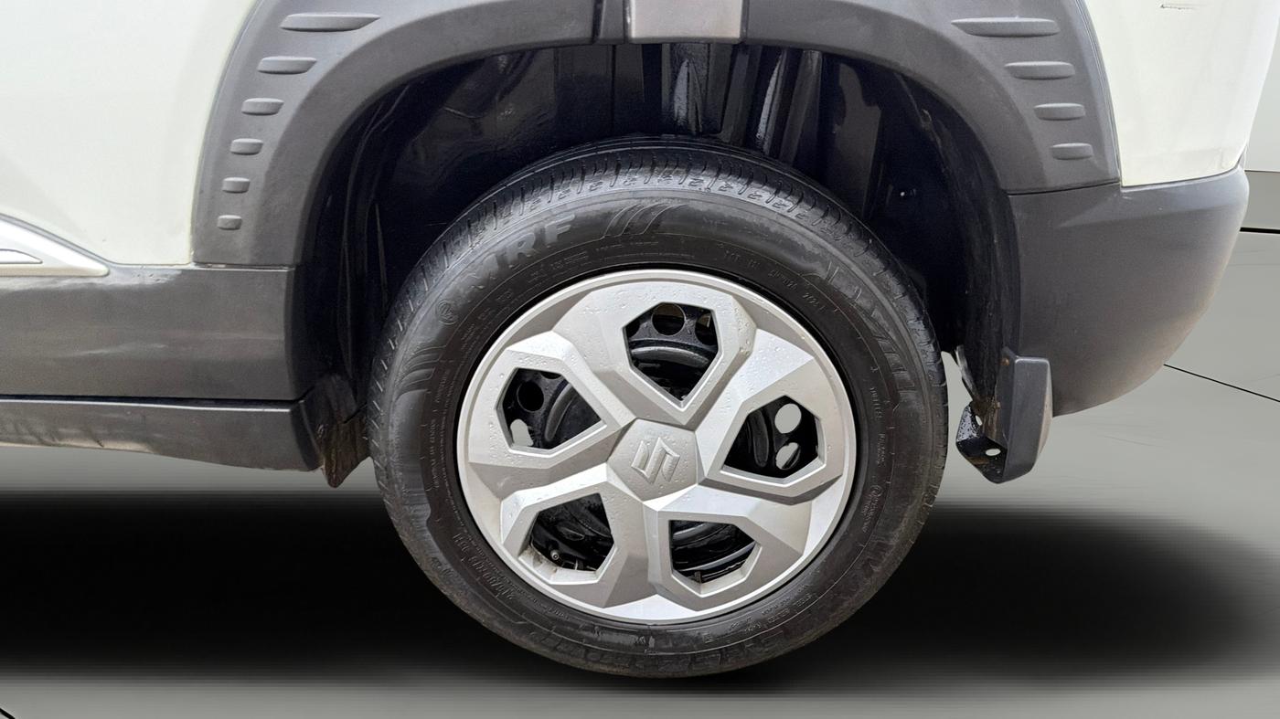 2025 Maruti BREZZA LXI S- CNG, CNG, Manual, 29,363 km, Left Rear Wheel