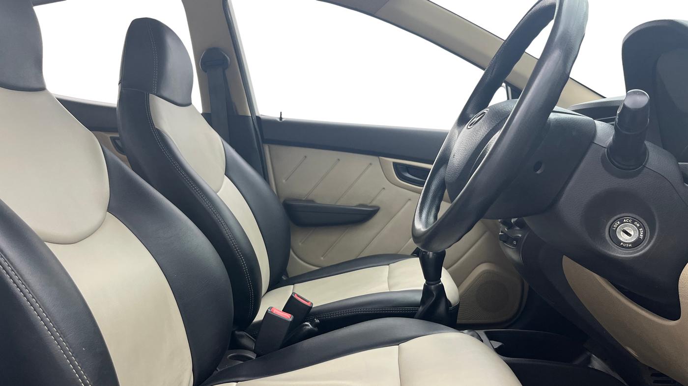 2015 Hyundai Eon D-LITE+, Petrol, Manual, 76,595 km, Right Side Front Door Cabin