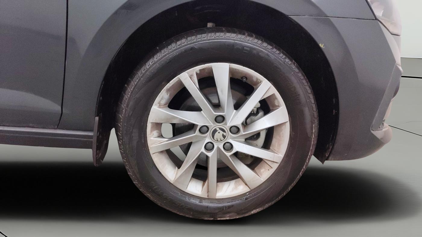 2023 Skoda SLAVIA AMBITION 1.0L TSI MT, Petrol, Manual, 7,808 km, Right Front Wheel