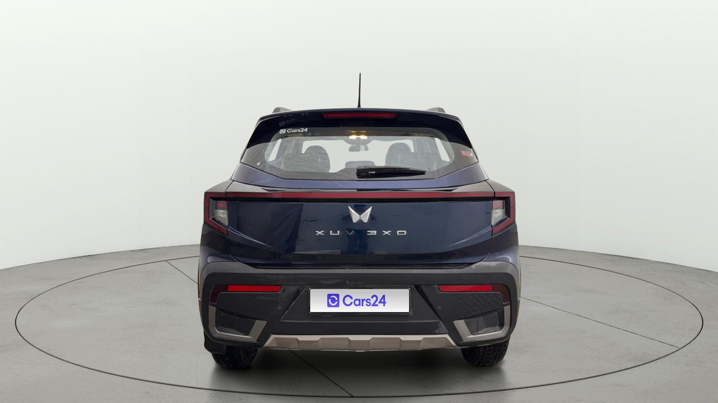 2024 Mahindra XUV 3XO AX5 1.2 L TCMPFi, Petrol, Manual, 8,818 km, Back/Rear