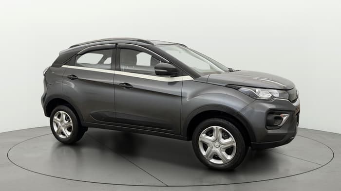 2023 Tata NEXON XM PLUS SUNROOF PETROL, Petrol, Manual, 32,210 km, Right Front Diagonal