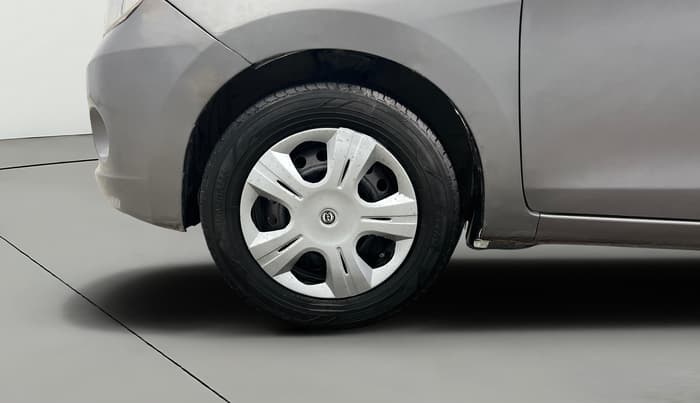 2016 Maruti Celerio VXI, CNG, Manual, 69,447 km, Left Front Wheel