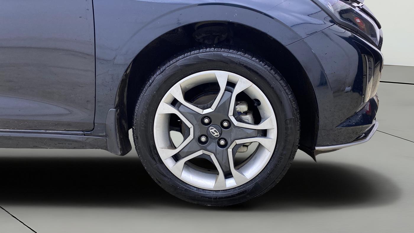 2025 Hyundai NEW I20 Sportz (O) 1.2, Petrol, Manual, 2,055 km, Right Front Wheel