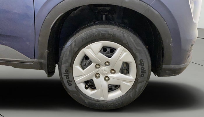 2022 Hyundai VENUE S 1.2, Petrol, Manual, 11,694 km, Right Front Wheel