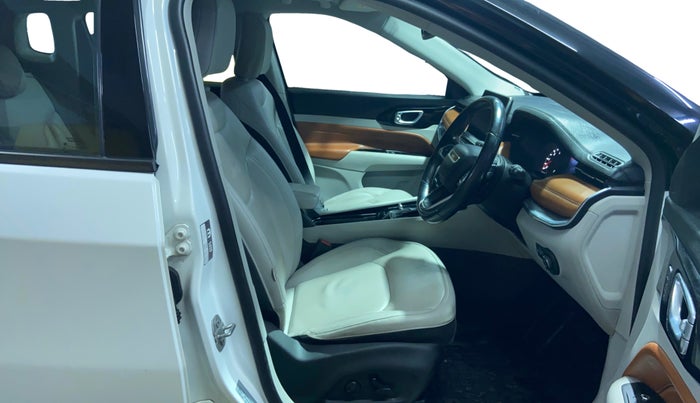 2021 Jeep Compass LIMITED (O) 2.0 DIESEL 4X4 AT, Diesel, Automatic, 1,09,401 km, Right Side Front Door Cabin