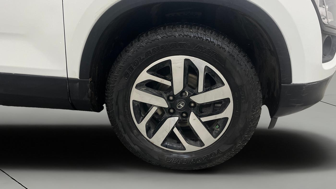 2023 Tata Harrier XZ PLUS 2.0L DUAL TONE, Diesel, Manual, 1,12,783 km, Right Front Wheel