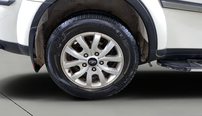 2017 Mahindra XUV500 G AT, Petrol, Automatic, 33,108 km, Right Rear Wheel
