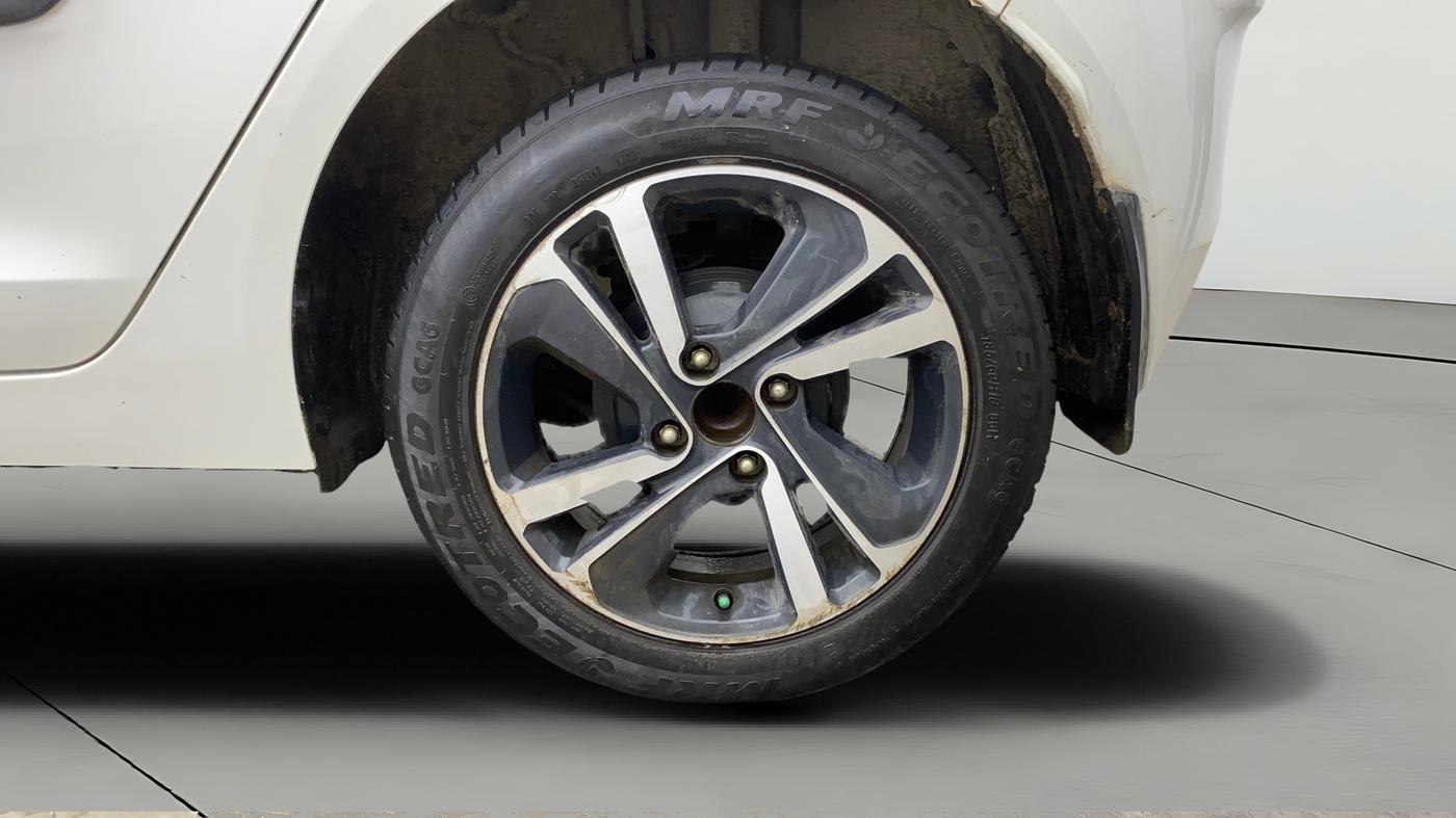 2024 Tata ALTROZ XZ CNG, CNG, Manual, 28,351 km, Left Rear Wheel