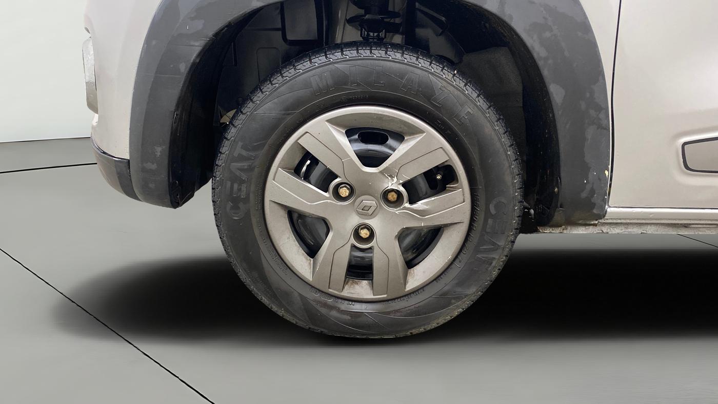 2017 Renault Kwid RXT 1.0, Petrol, Manual, 27,198 km, Left Front Wheel