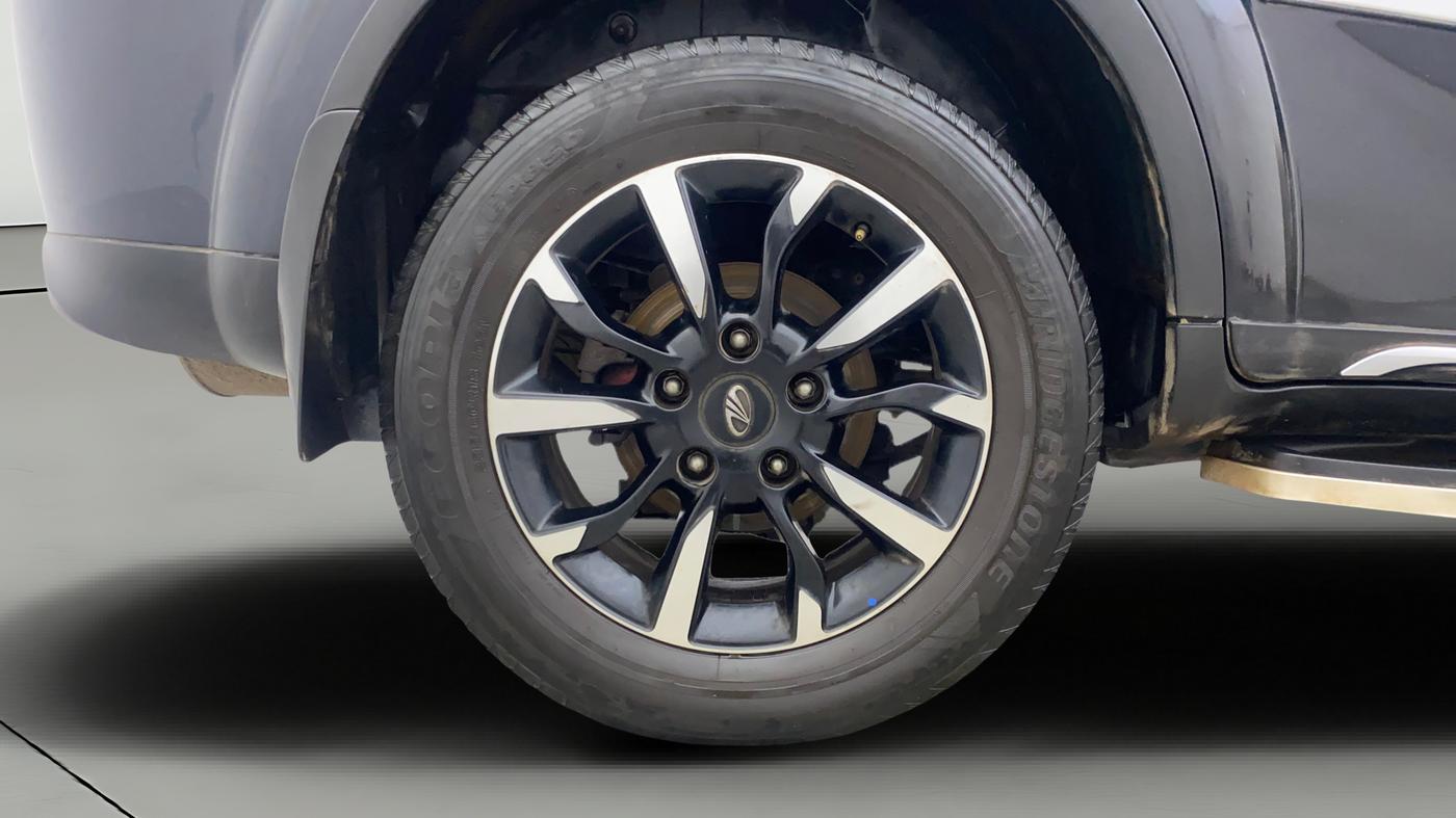 2021 Mahindra XUV500 W11, Diesel, Manual, 65,170 km, Right Rear Wheel