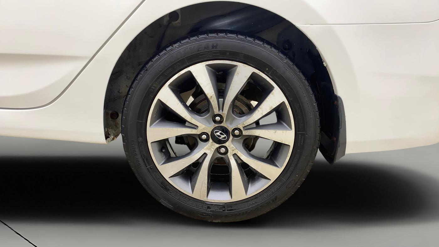 2015 Hyundai Verna FLUIDIC 1.6 CRDI S(O) 4S, Diesel, Manual, 99,789 km, Left Rear Wheel