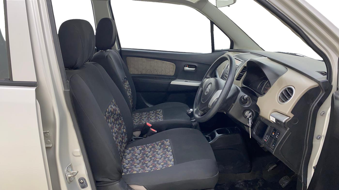 2015 Maruti Wagon R 1.0 VXI, CNG, Manual, 79,145 km, Right Side Front Door Cabin
