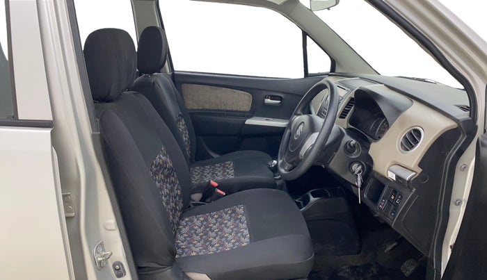 2015 Maruti Wagon R 1.0 VXI, CNG, Manual, 78,955 km, Right Side Front Door Cabin