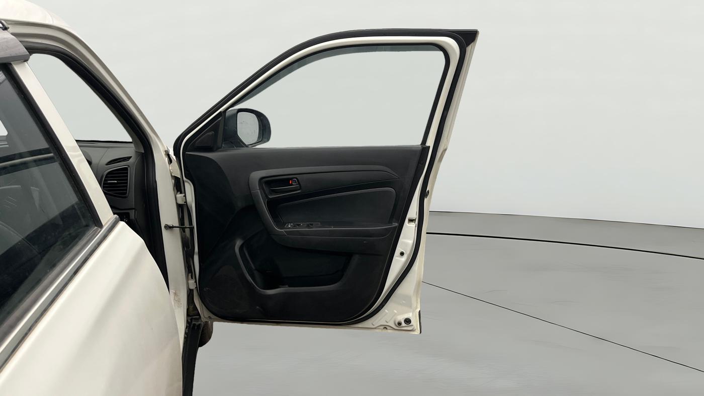 2021 Maruti Vitara Brezza LXI, Petrol, Manual, 73,786 km, RHS Front Door