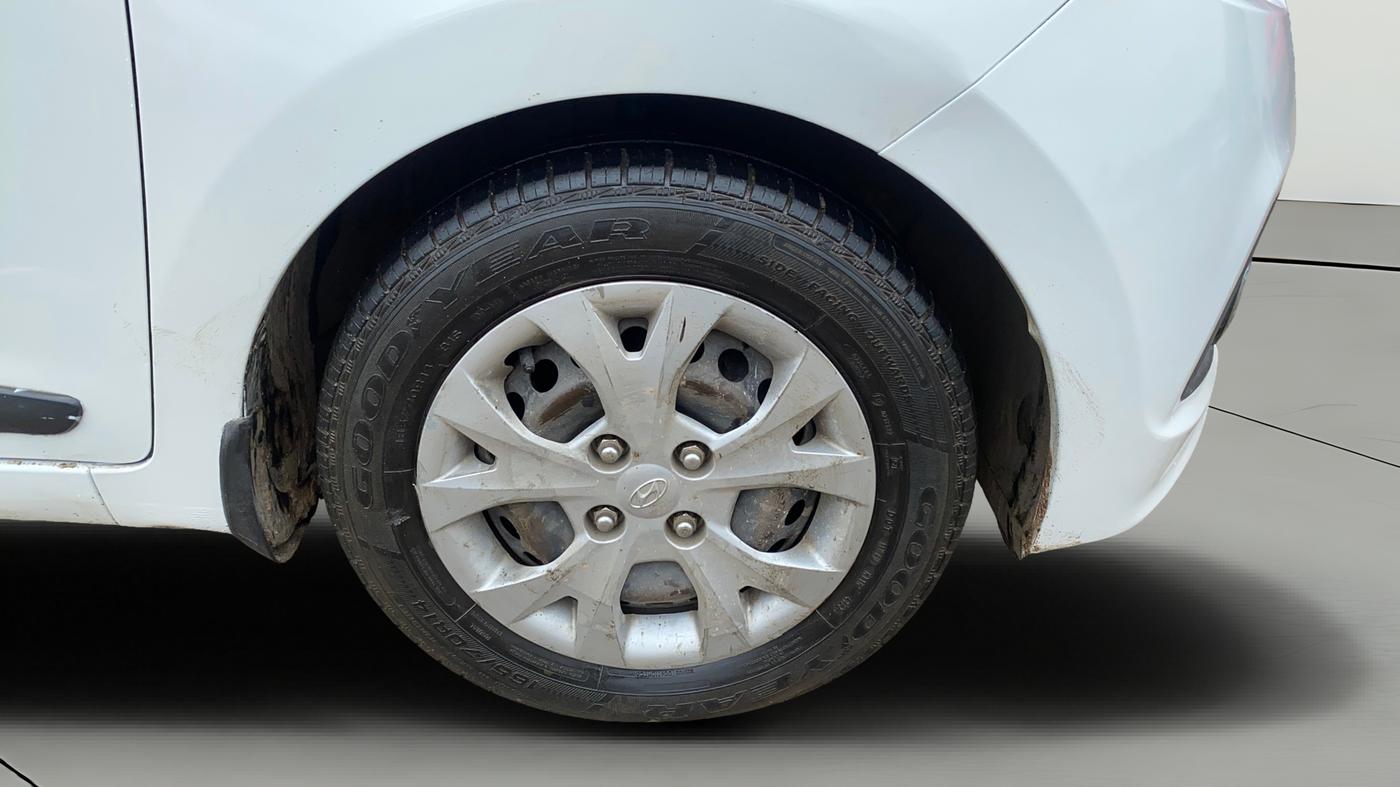 2016 Hyundai Grand i10 SPORTZ 1.2 KAPPA VTVT, Petrol, Manual, 91,651 km, Right Front Wheel