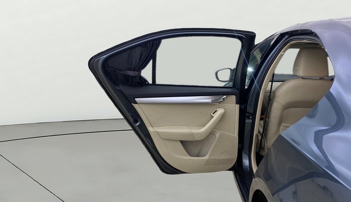 2019 Skoda Octavia STYLE 1.8 TSI AT, Petrol, Automatic, 99,250 km, LHS Rear Door