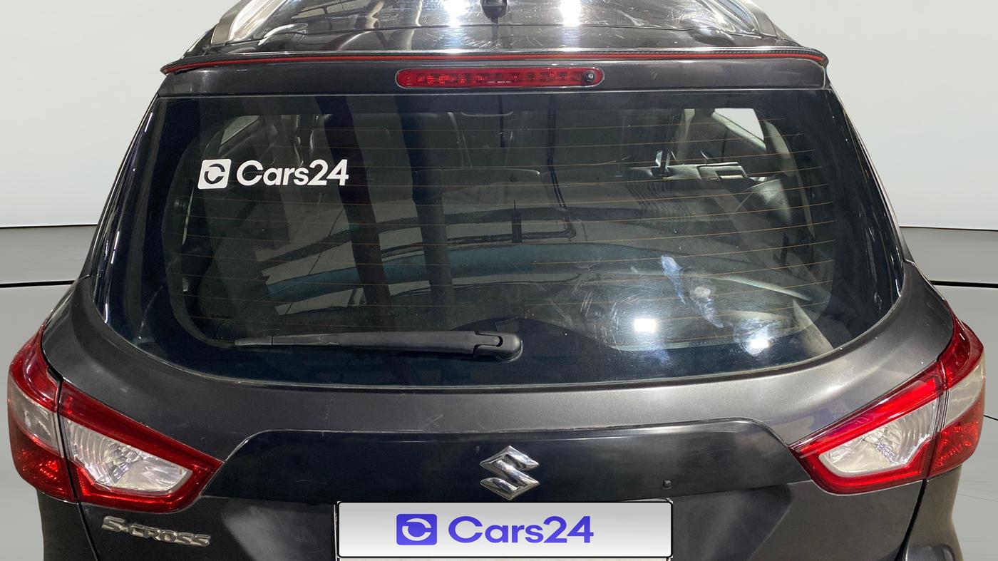 2016 Maruti S Cross ALPHA 1.3, Diesel, Manual, 76,018 km, Rear Windshield