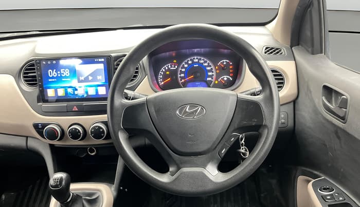 2016 Hyundai Grand i10 MAGNA 1.2 KAPPA VTVT, Petrol, Manual, 50,954 km, Steering Wheel Close Up