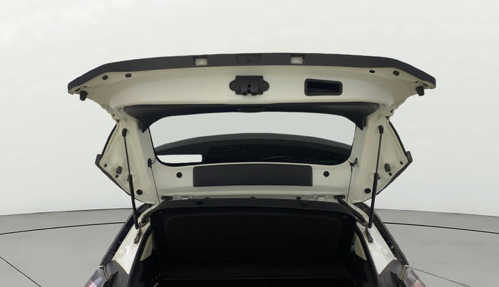 2025 Tata NEXON FEARLESS + SUNROOF DUAL TONE 1.2 PETROL, Petrol, Manual, 16,126 km, Boot Door Open