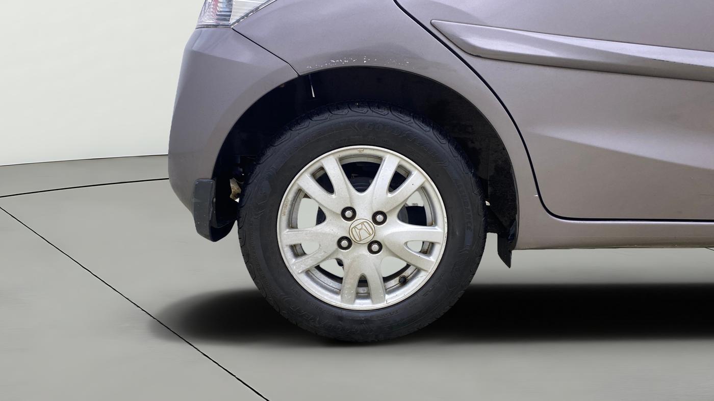 2014 Honda Brio VX AT, Petrol, Automatic, 48,502 km, Right Rear Wheel
