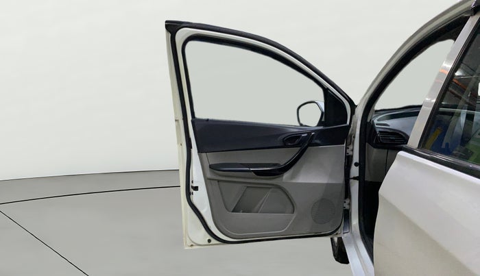 2018 Tata Tiago XT PETROL, Petrol, Manual, 72,901 km, LHS Front Door