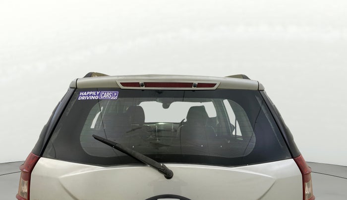2014 Mahindra XUV500 W8, Diesel, Manual, 1,41,065 km, Rear Windshield