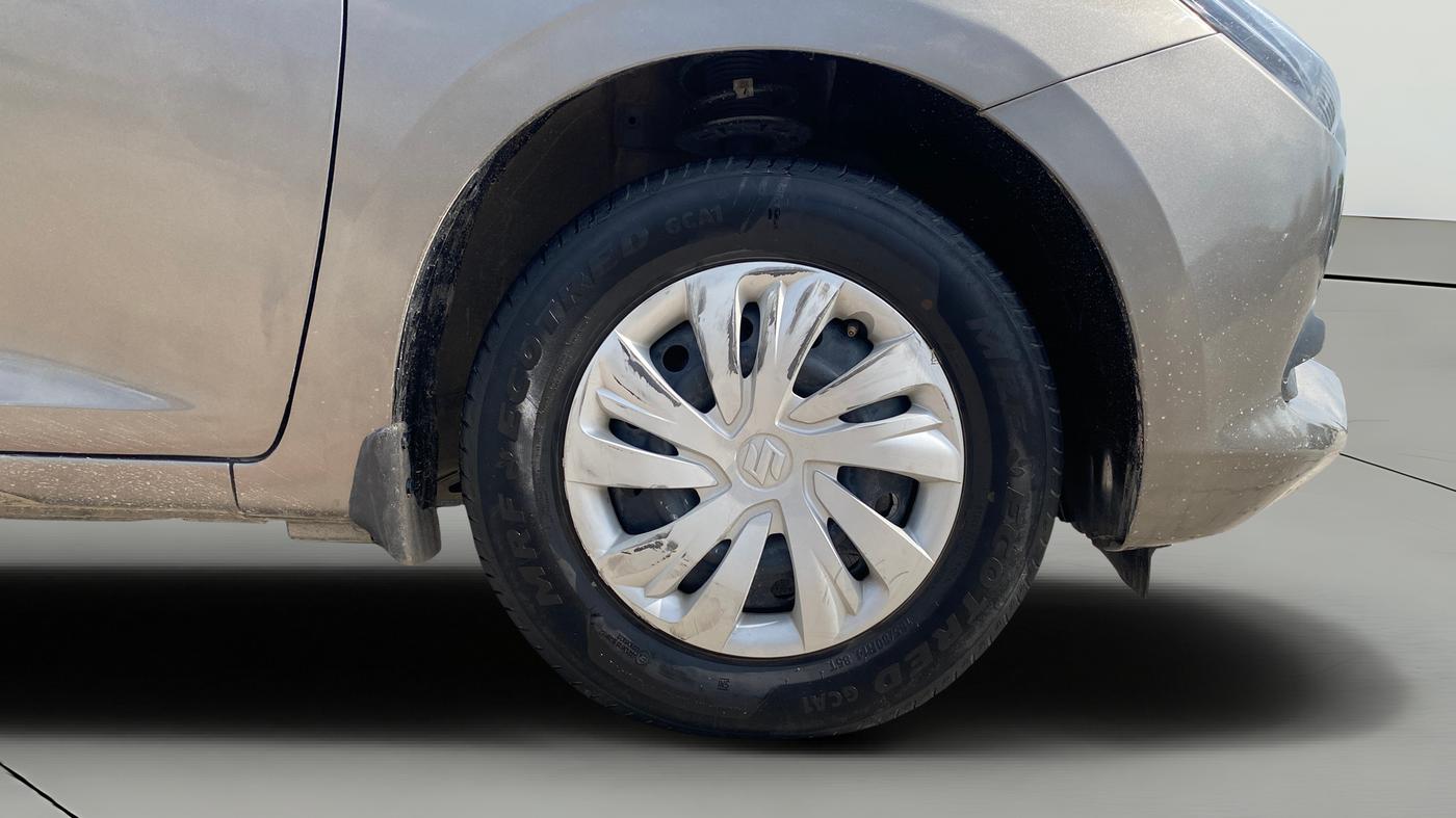 2025 Maruti Swift VXi, Petrol, Manual, 44,880 km, Right Front Wheel