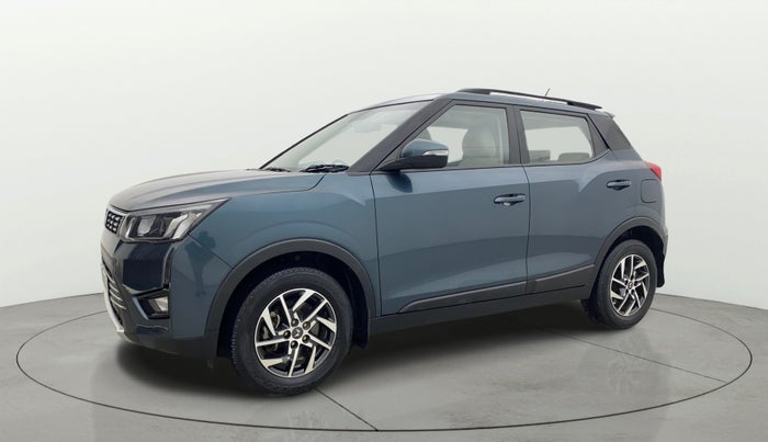 2024 Mahindra XUV300 W8 (O) 1.2 PETROL AMT, Petrol, Automatic, 17,792 km, Left Front Diagonal