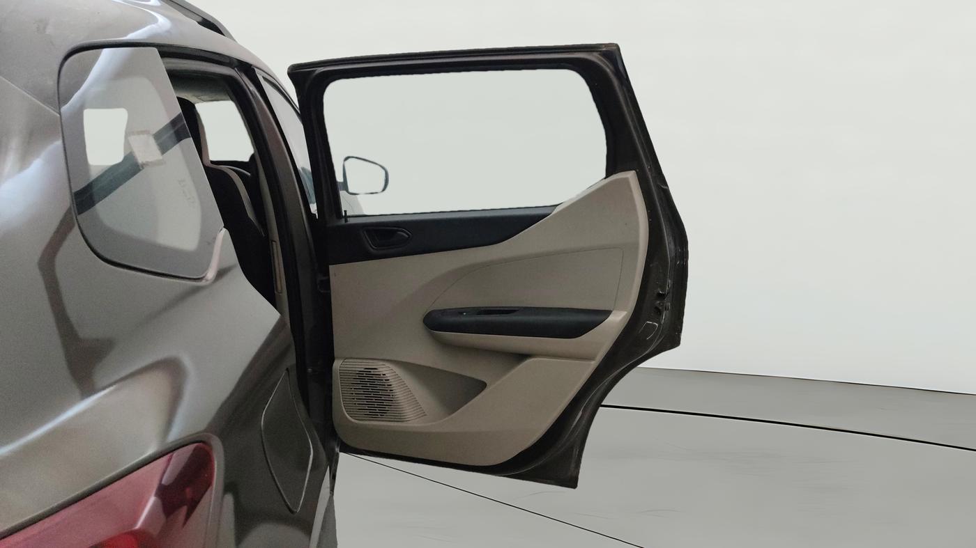 2022 Renault TRIBER RXT, Petrol, Manual, 32,493 km, RHS Rear Door
