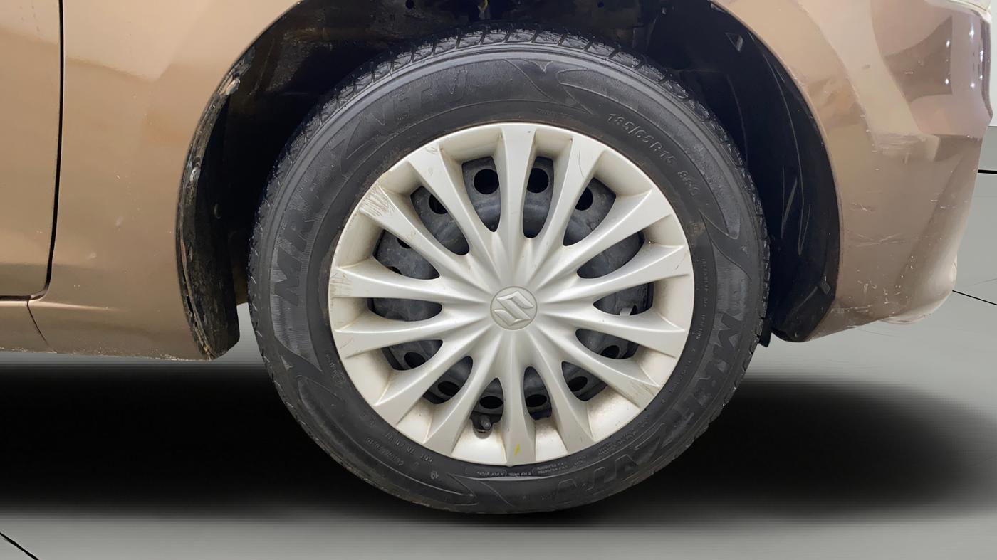 2016 Maruti Ciaz VXI+, Petrol, Manual, 35,074 km, Right Front Wheel