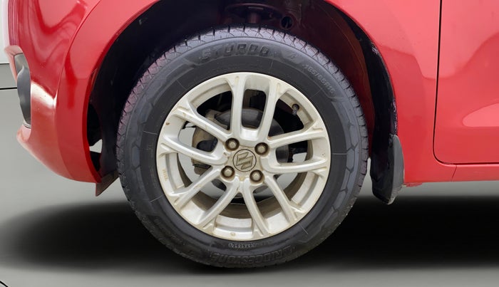 2018 Maruti Swift ZXI, Petrol, Manual, 1,34,900 km, Left Front Wheel