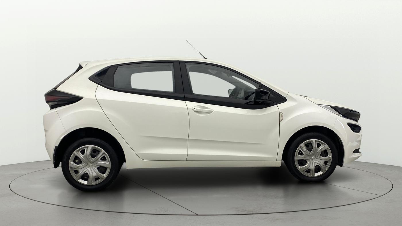 2023 Tata ALTROZ XM PLUS PETROL, Petrol, Manual, 8,809 km, Right Side View