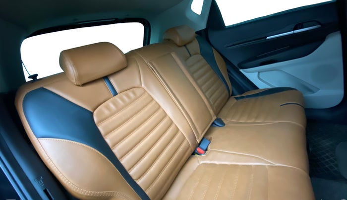 2022 KIA SONET HTX 1.0 IMT, Petrol, Manual, 89,713 km, Right Side Rear Door Cabin