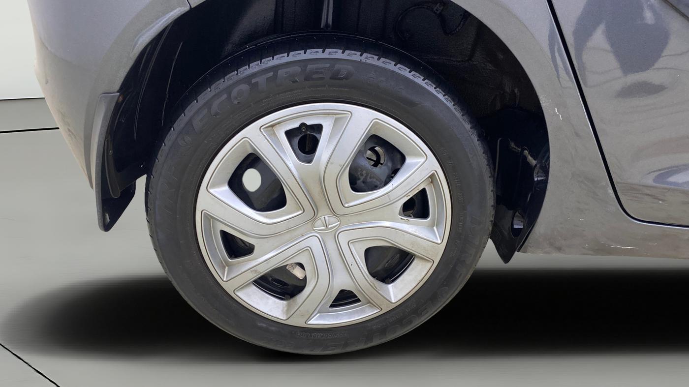 2022 Tata ALTROZ XT PETROL, Petrol, Manual, 43,240 km, Right Rear Wheel