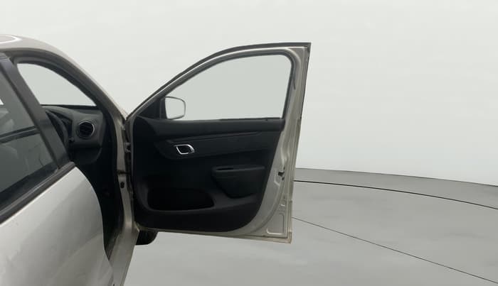 2018 Renault Kwid RXT 1.0 AMT (O), Petrol, Automatic, 46,582 km, RHS Front Door
