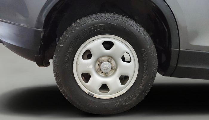 2022 Tata Safari XM, Diesel, Manual, 63,239 km, Right Rear Wheel