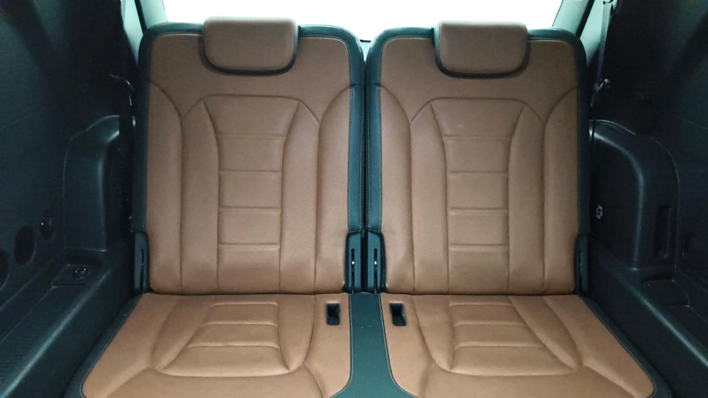 2019 Mahindra ALTURAS G4 4WD AT, Diesel, Automatic, 1,02,576 km, Third Seat Row ( optional )