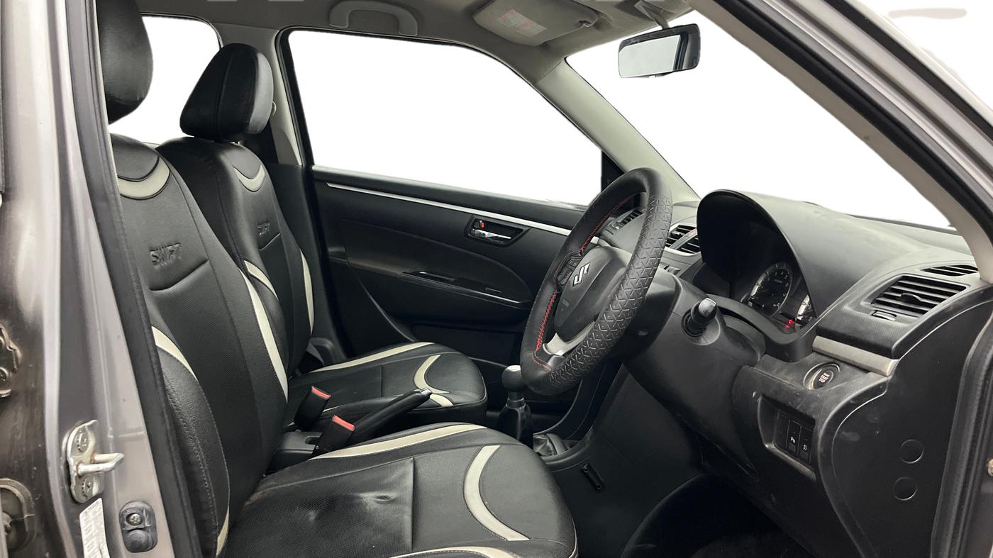 2015 Maruti Swift ZXI, Petrol, Manual, 56,451 km, Right Side Front Door Cabin