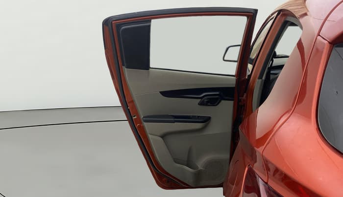 2016 Mahindra Kuv100 K4 6 STR, Petrol, Manual, 56,115 km, LHS Rear Door